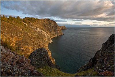 Levätä Baikal-järvelle syksyllä tuntemattomille syvyyksille